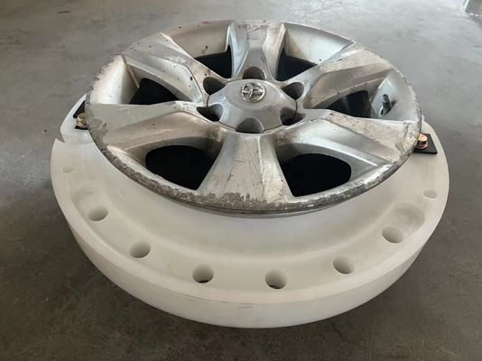 درج چرخ تخت پلیمری سفید برای تایر BMW X5 X6 X7 235/55R17 215/65R17